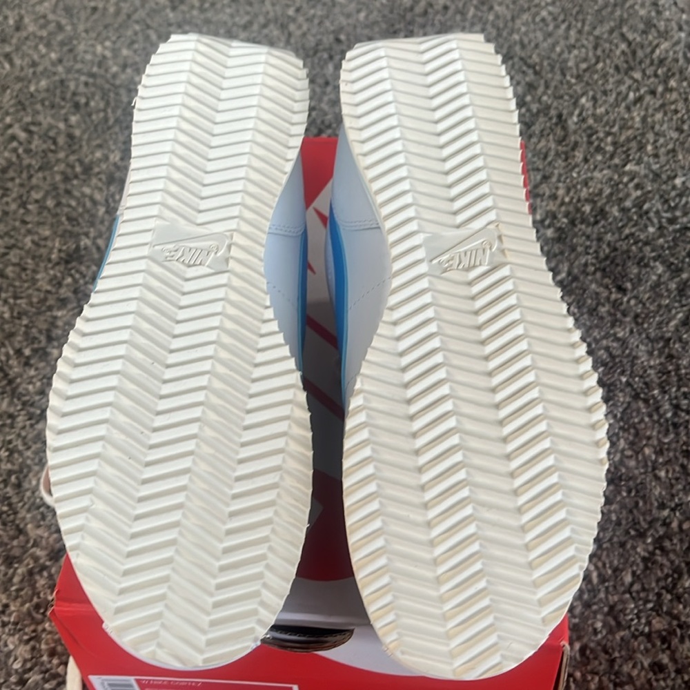 Nike Womens Cortez “UNIVERSITY BLUE” 6.5 NIB - Picture 3 of 4
